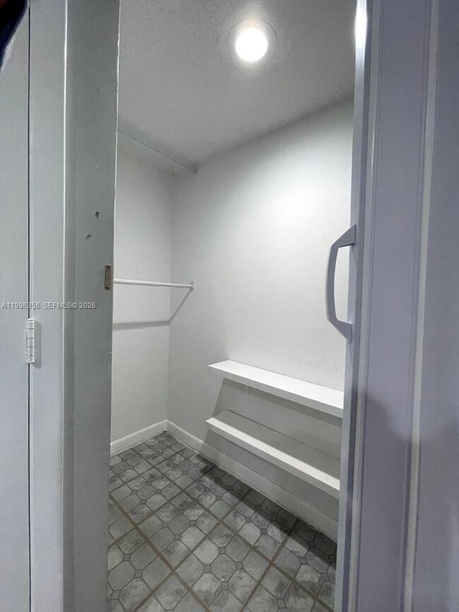 Building Photo - 9708 SW 138th Ave