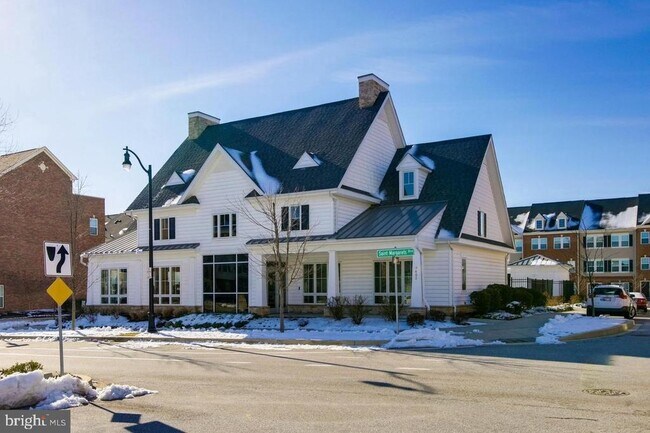 Building Photo - 7014 Foxton Way