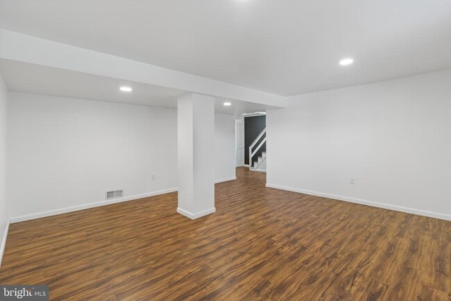 Building Photo - 15118 Liberty Grove Dr
