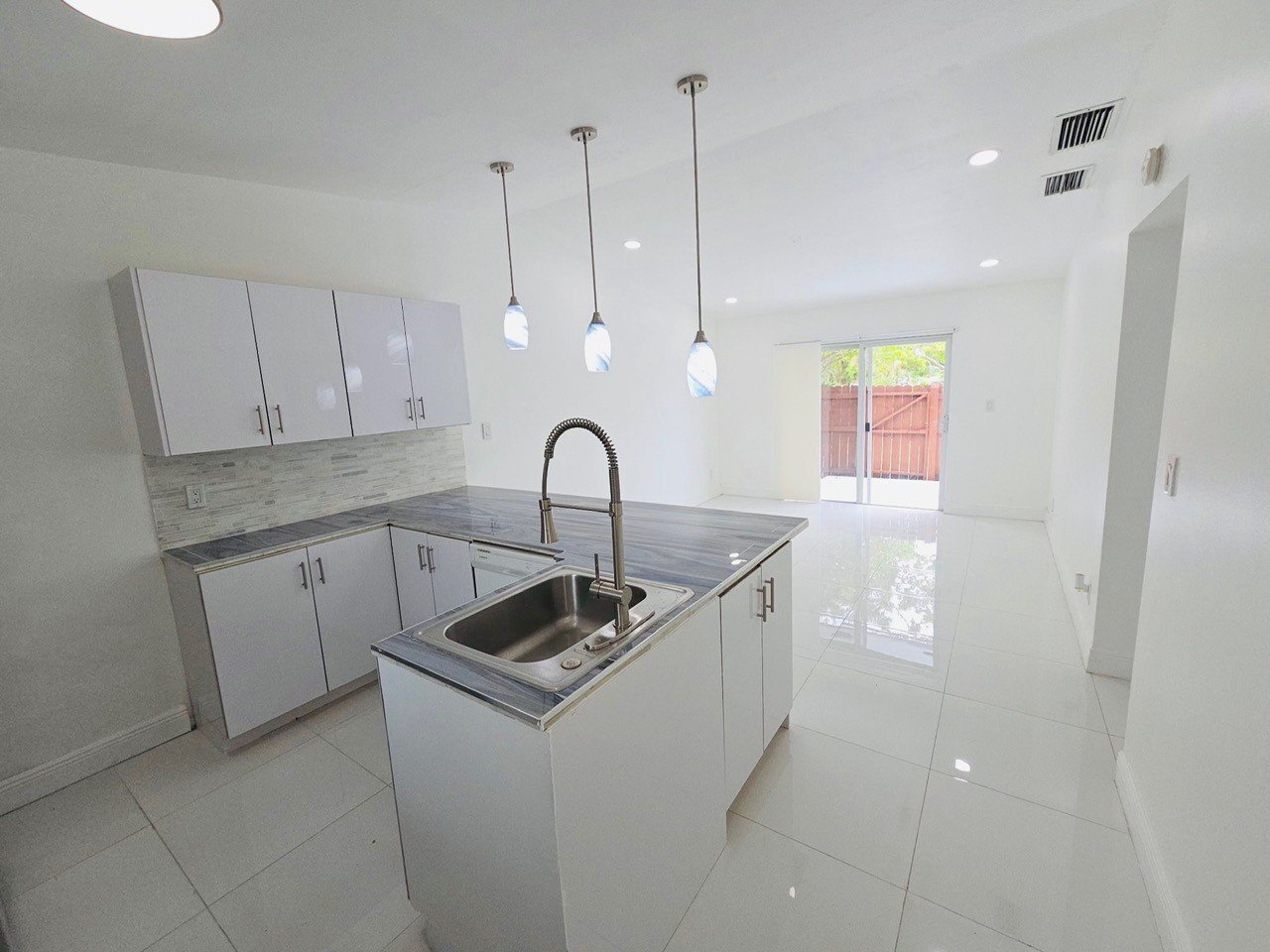 Building Photo - 20845 Grouper Dr