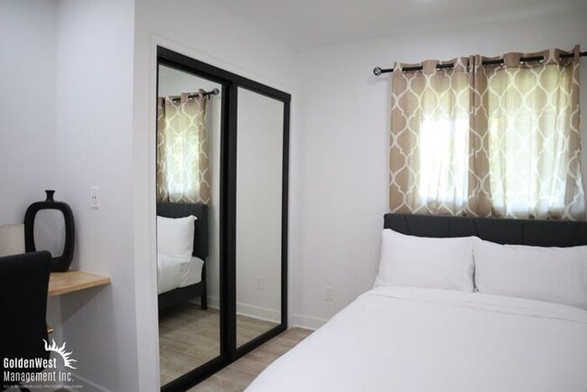 Building Photo - Charming 3Bdm 2Ba Home in the Heart of San...