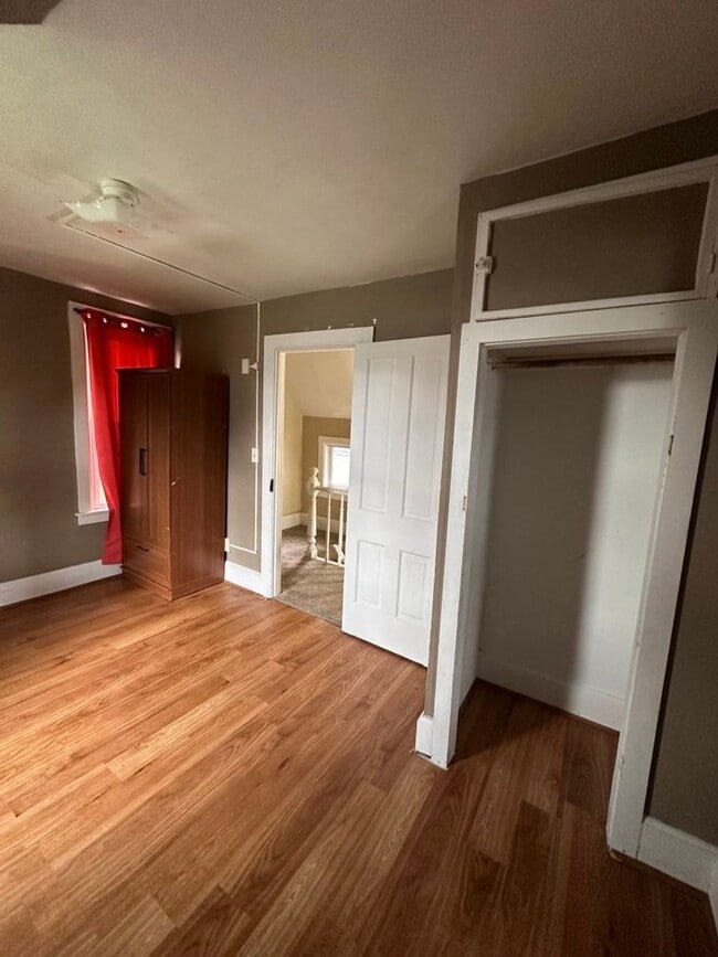 Building Photo - 208 N Cleveland St