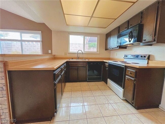 Building Photo - 3778 S Spitze Dr