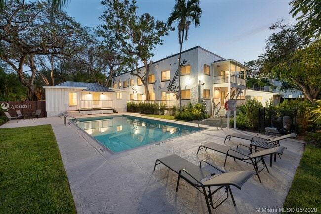 Building Photo - 3669 Poinciana Ave