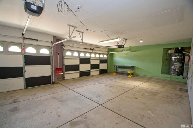 Building Photo - 3035 Bandera Ave