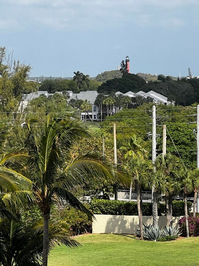 Building Photo - 300 Ocean Trail Way
