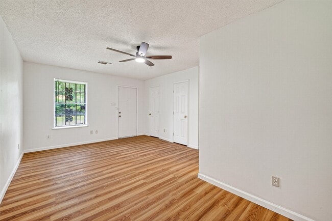 Building Photo - 7426 Miley St