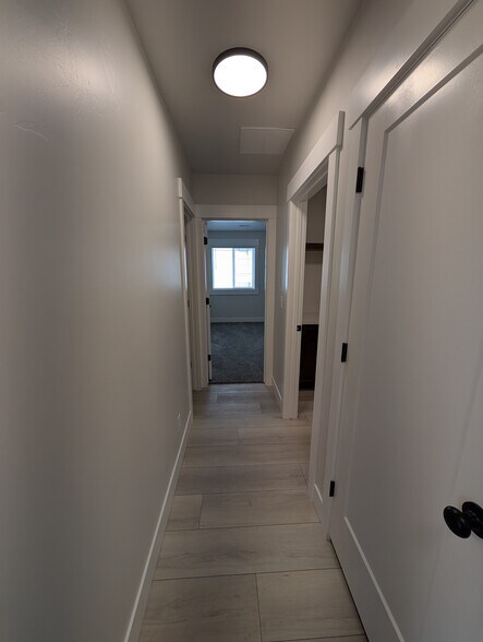 Building Photo - 1046 Alpine Ave