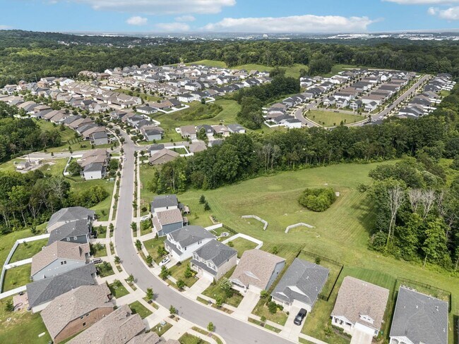 Building Photo - Clover Glen Rental