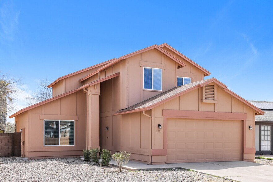 Building Photo - 2811 W Calle Del Tigre