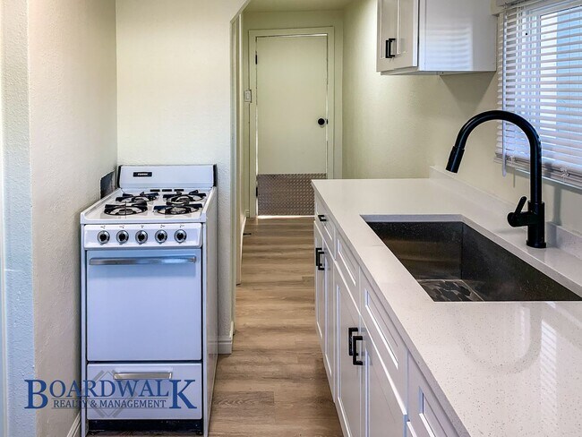 Building Photo - 1-Bedroom Home with Fenced Yard with fenced yard!