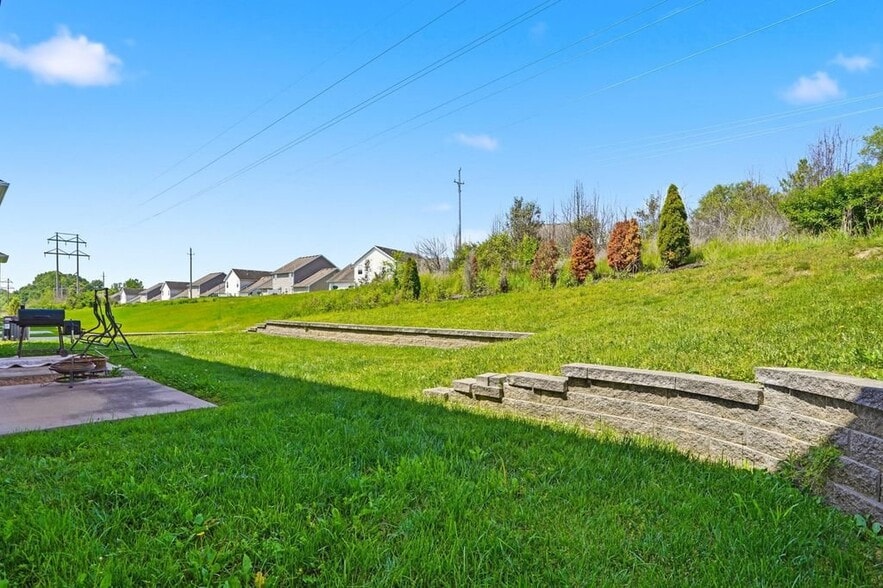Building Photo - 5209-5211-5211 Silver Mill Dr