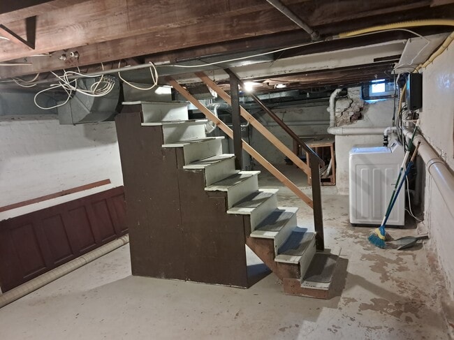 Building Photo - 941 Sargent Ave