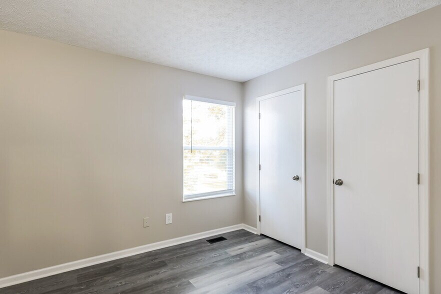Building Photo - 448 Springwood Lake Dr