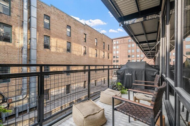Building Photo - 618 N Washington Ave