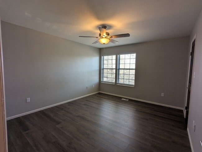 Building Photo - 1525 Hull St