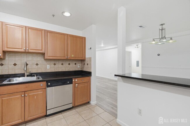 Building Photo - 116 Chariot Ct