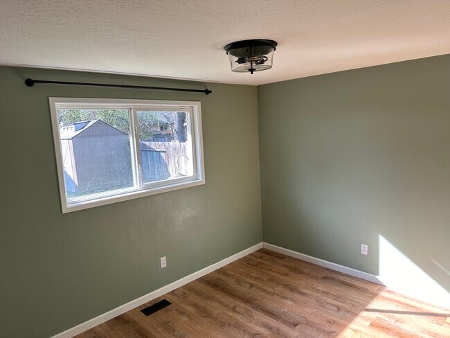 Building Photo - 720 Freeman Rd