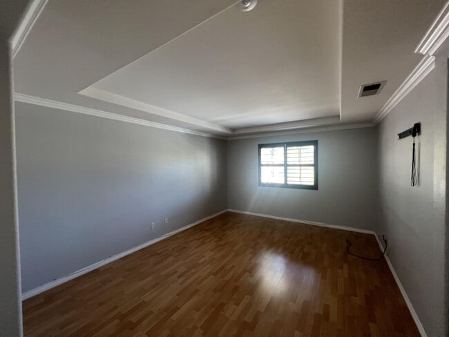 Building Photo - 1176 Saratoga Ct