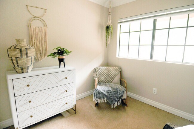 Building Photo - Furnished with Golf Course View in Laguna Niguel