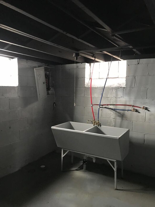 Building Photo - 18703 Waltham St