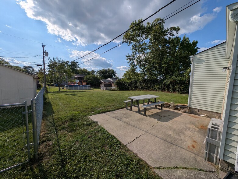 Backyard - 11445 Kentbrook Ct