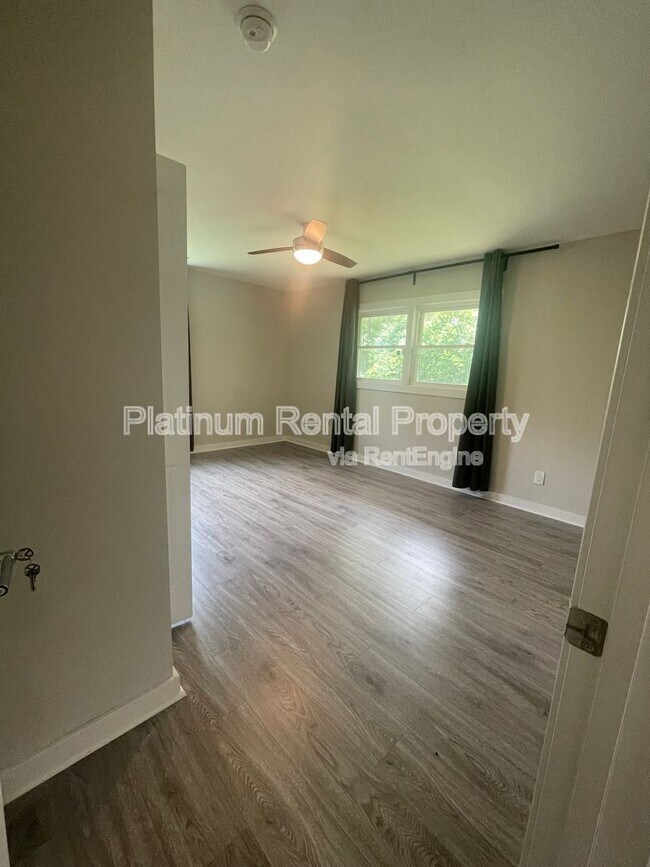 Building Photo - 2216 Shancey Ln