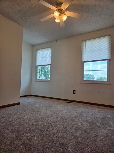 Building Photo - 2222 Gosforth Ln