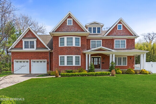 Building Photo - 558 Cedar Ave