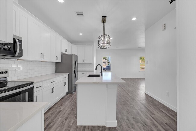 Building Photo - 401 E Martin Luther King Blvd