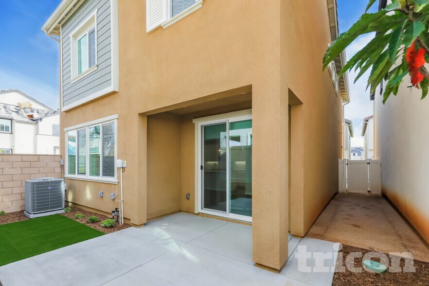 Building Photo - 31668 Hans Dr
