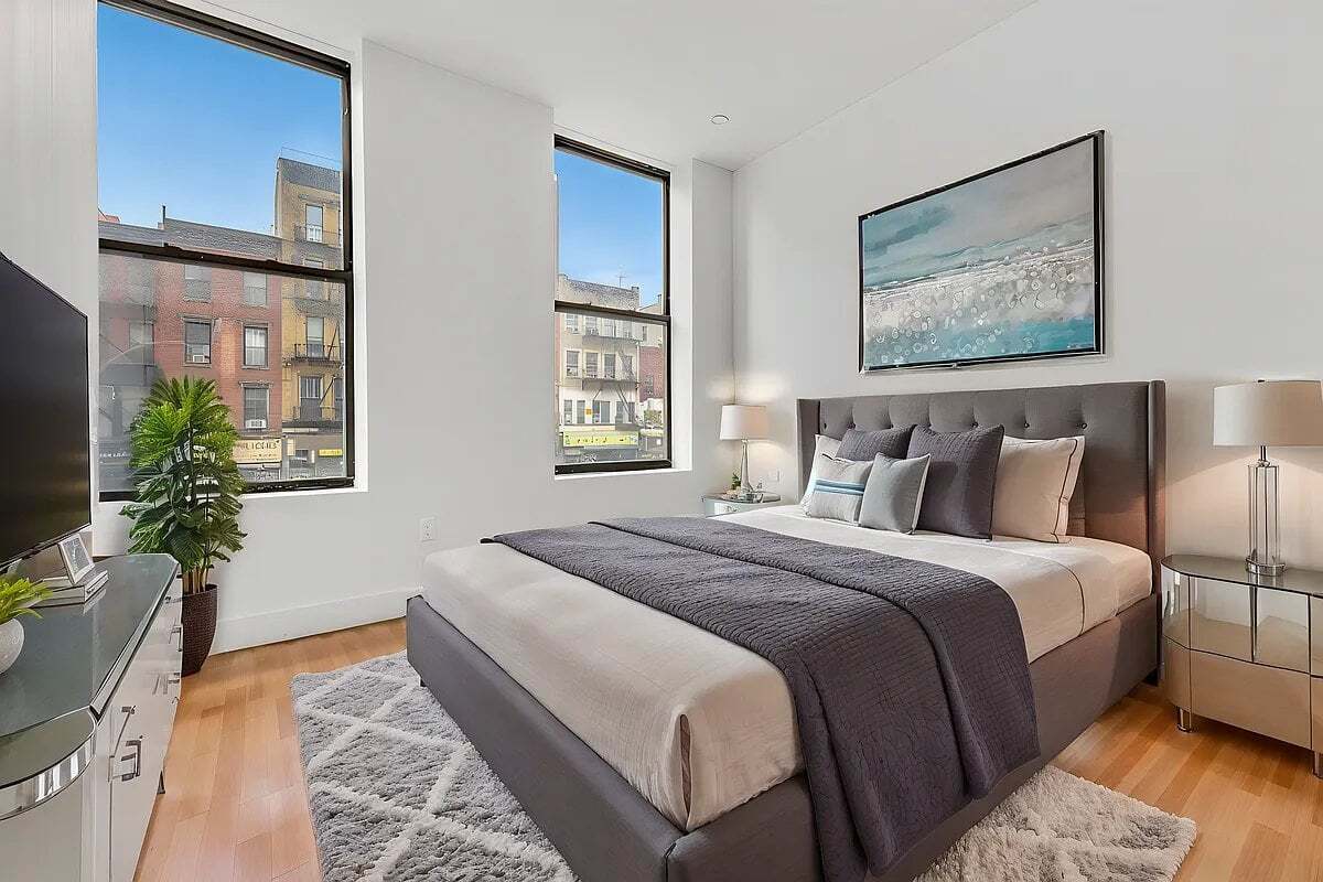 Building Photo - 261 Bowery