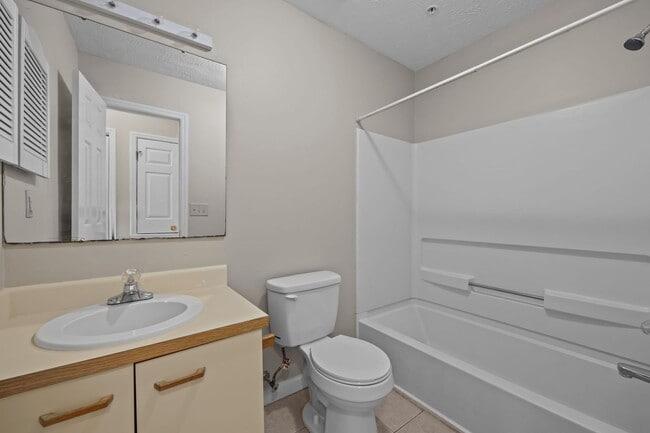 Building Photo - 962-6 Stewarts Creek Dr