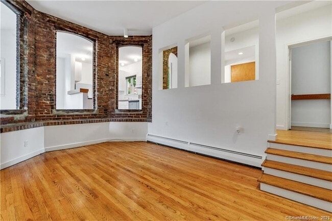 Building Photo - 239 Bradley St