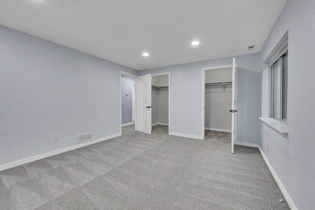 Building Photo - $3,650 - 4 Bed, 4 Bath Home with 4 Car Gar...