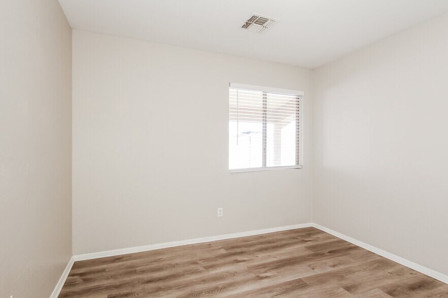 Building Photo - 16015 W Sierra St