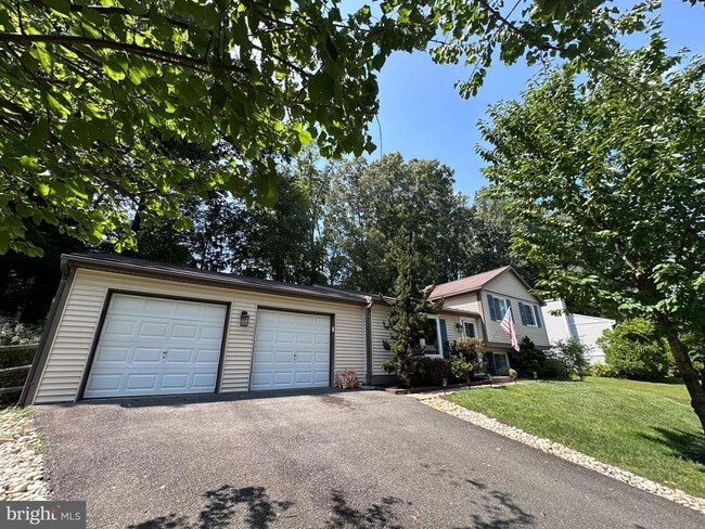 Primary Photo - 5918 Freds Oak Rd
