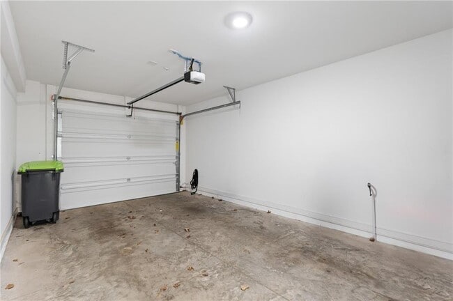 Building Photo - 387 Pratt Dr SE