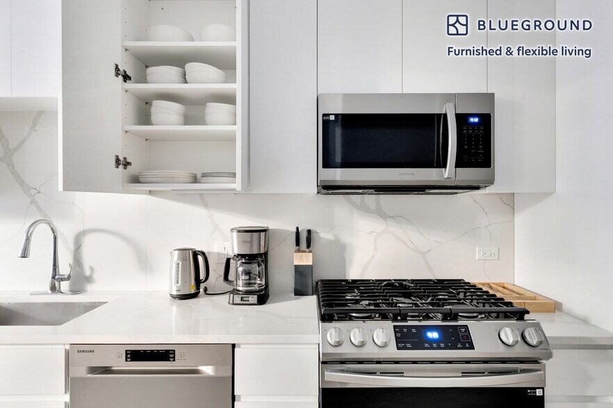 Building Photo - 812 W Adams St