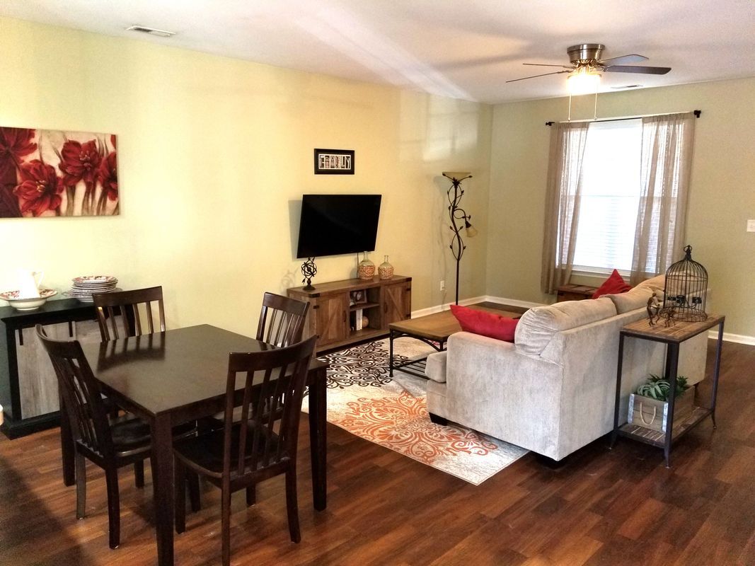 Building Photo - 10338 McGoogan Ln