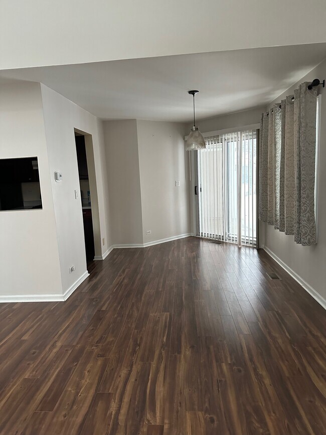 Building Photo - 386 Waterford Ct