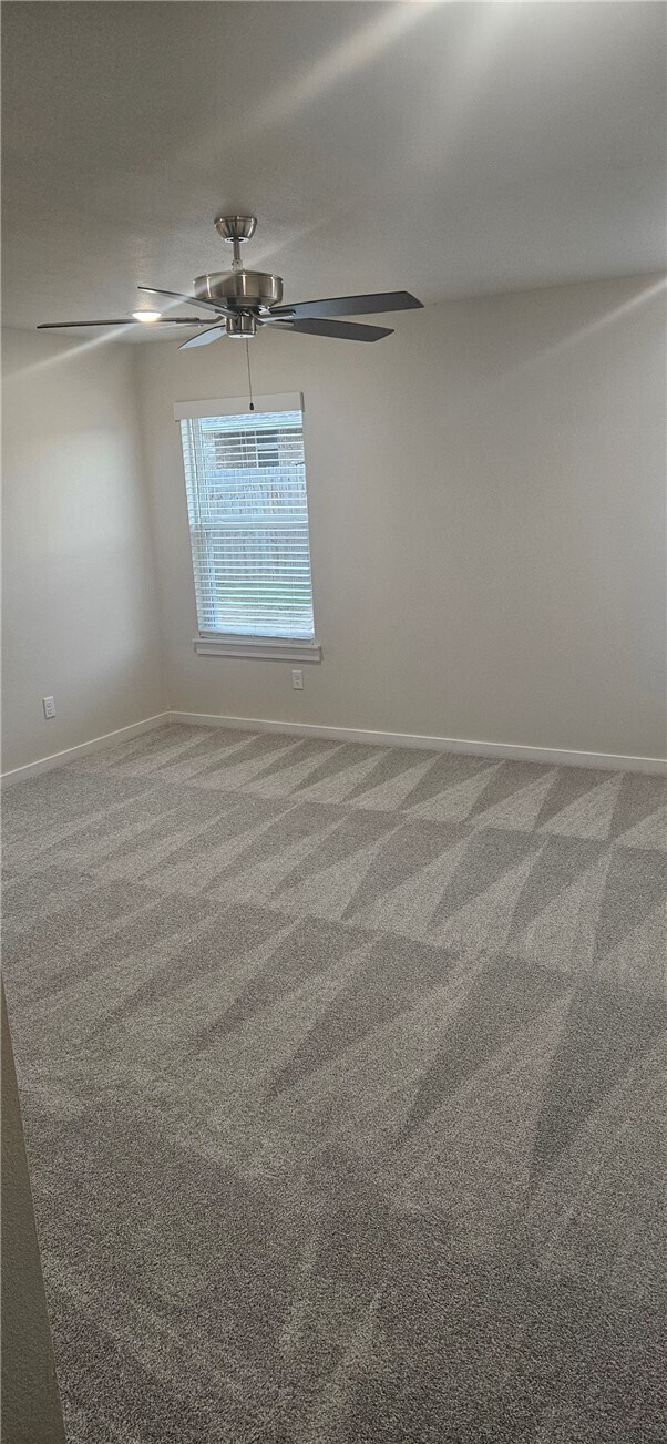 Building Photo - 516 S Benchmark Ln