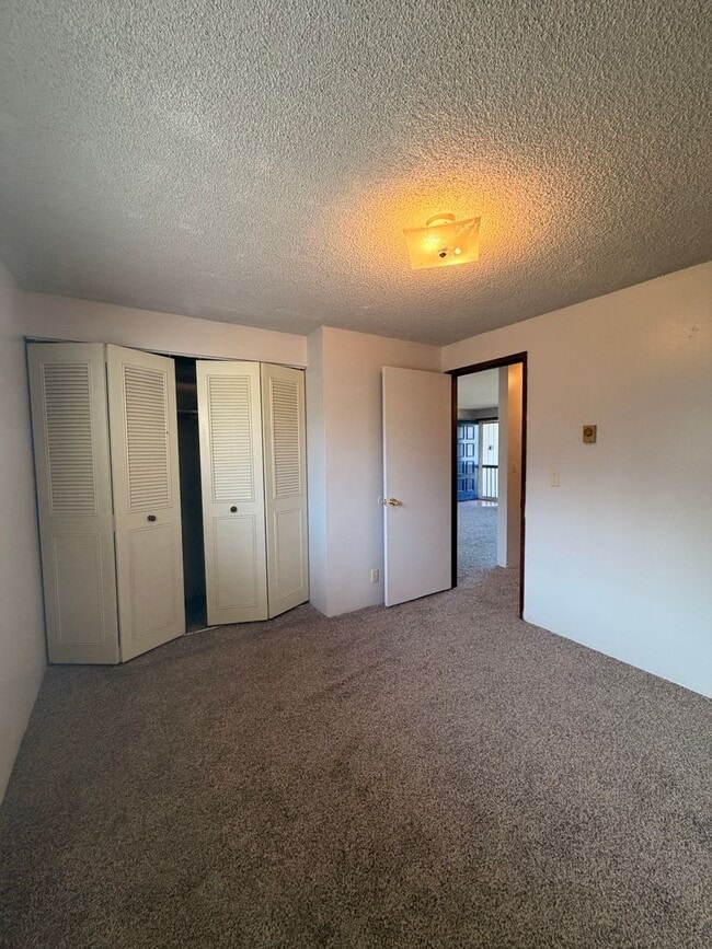 Building Photo - 2-Bedroom Duplex in Thurston