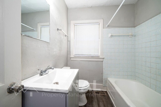 Building Photo - 4724 Terrace M