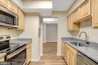 Building Photo - 3800 Fairfax Dr