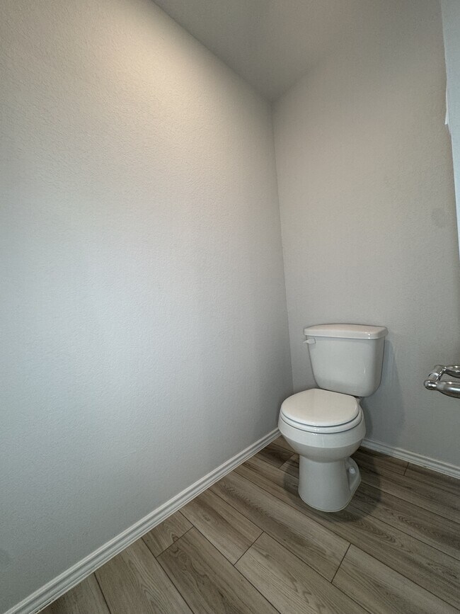 Building Photo - 7108 Gilbert Dr
