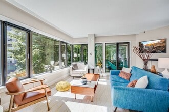 Building Photo - Beautiful 2 Bed, 2 Bath Rental Condo in Portland Goose Hollow neighborhood!