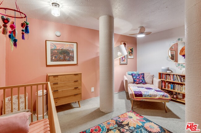 Building Photo - 467 Canyon Vista Dr