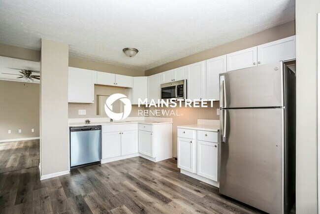 Building Photo - 3 Bedroom Pet-Friendly Home in Columbus, OH with Main Street Renewal