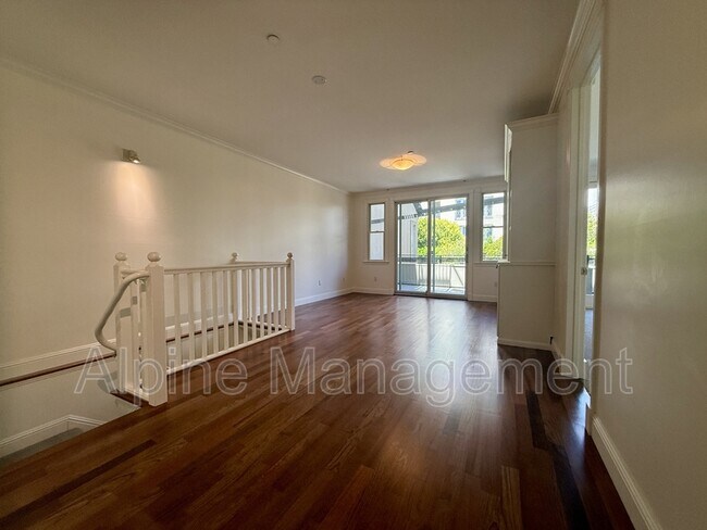 Building Photo - 3316 California St